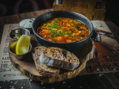 Мясная солянка со сметаной