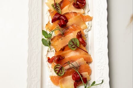 Рыба Микс из слабосоленой рыбы с соусом альфредо