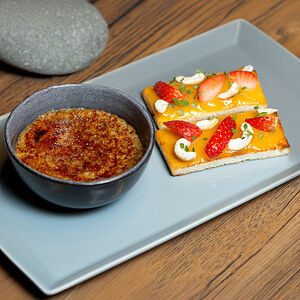 Крем-брюле из печени цыпленка с джемом из свежих абрикосов и трюфелем