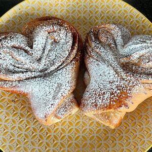 Булочка с корицей