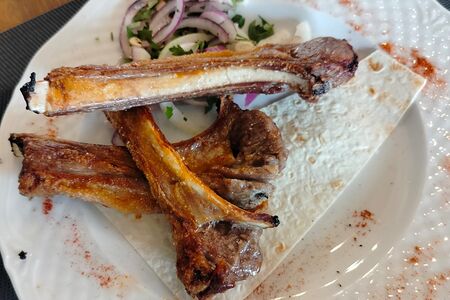 Каре дагестанского барашка на мангале