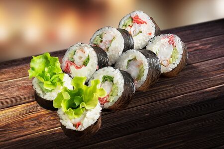 Весенний ролл с креветкой и имбирем