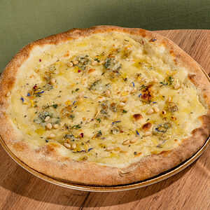 Фокачча с грушей и горгонзолой