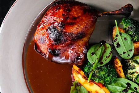 Утиная ножка с персиком