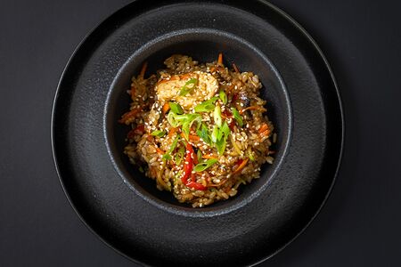 Жаренный рис с креветками