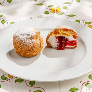 Заварная булочка с кремом из малины