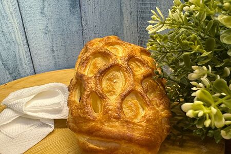 Слойка с ветчиной и сыром