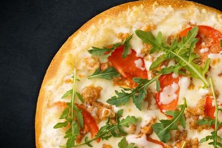 С лососем и рукколой 25 см (толстое с сыром)