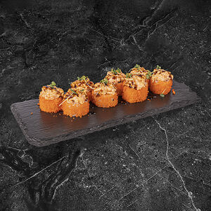 Запеченный ролл с лососем