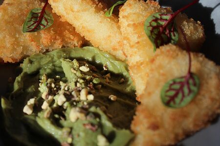 Хрустящий раклет с потрясающим фисташковым кремом