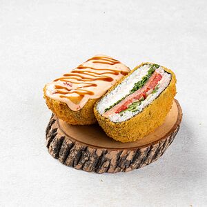 Суши-бургер с копченой семгой