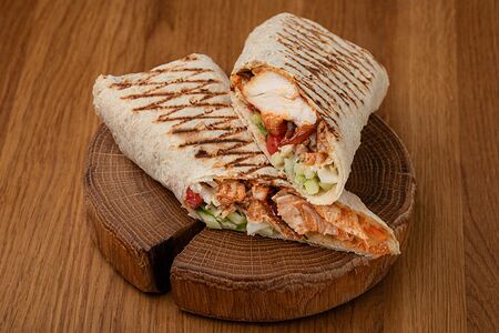 Сырная шаверма в лаваше