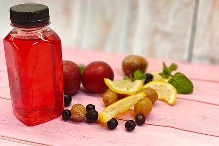 Ягодный морс в бутылке 