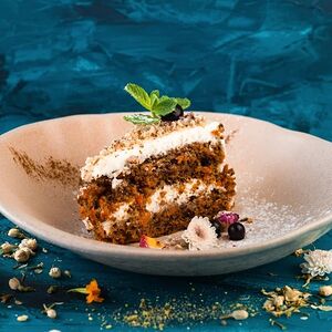 Морковный торт с грецким орехом и корицей