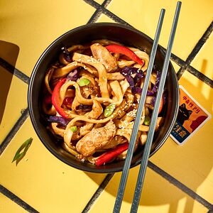 Вок Курица в соусе терияки