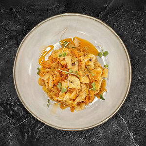 Бигус с грибами и пряностями