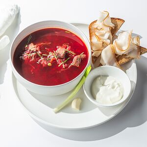 Борщ с говядиной и салом