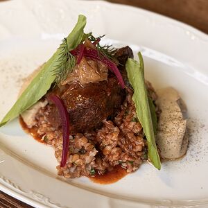 Говяжья щека с булгуром