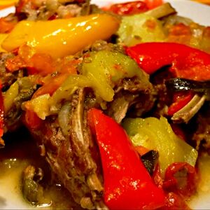 Томленая баранина с овощами