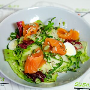 Салат с форелью 