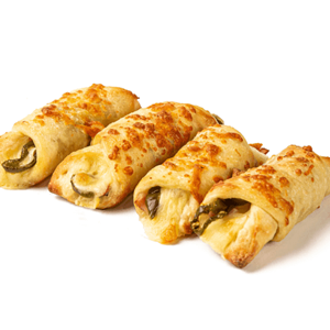 Рогалики с беконом и халапеньо