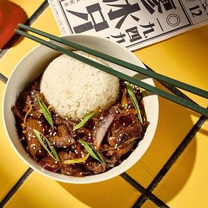 Говядина Хун Шао Жоу с тушеным луком