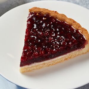 Тарт творожно-брусничный