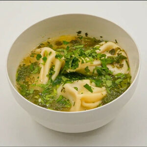 Суп с мини-хинкали на мацони