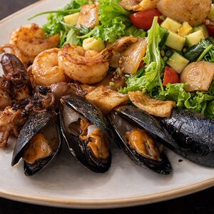 Салат с морепродуктами