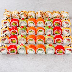 Нас тут пять!