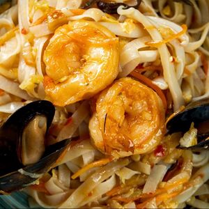 Рисовая лапша с морепродуктами