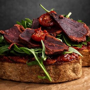 Брускетта с бастурмой