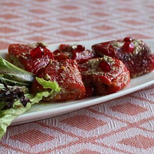 Рулетики из болгарского перца с орехом