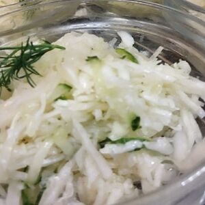Салат из свежей капусты с огурцом