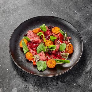 Салат с ростбифом