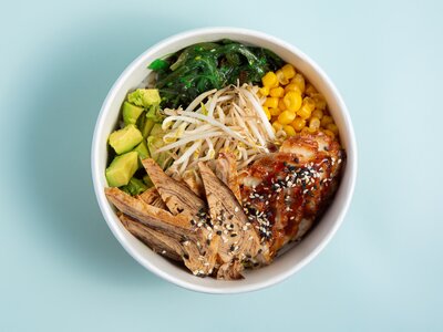 Большой поке-боул с угрем