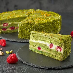 Торт фисташковый с малиной