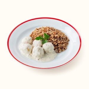 Фрикадельки по-домашнему в сливочном соусе с гречкой