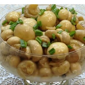 Грибы маринованные