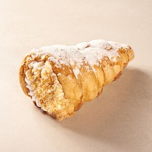 Трубочка с белковым кремом