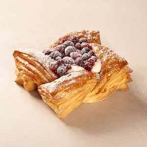 Даниш ягодно-сливочный