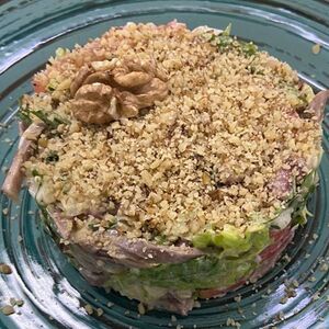 Салат Восторг с курицей и фасолью