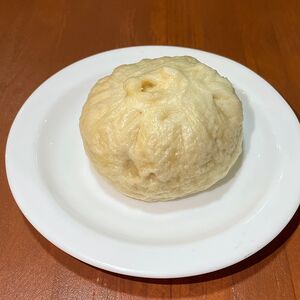 Пампушка с говядиной и зеленым луком