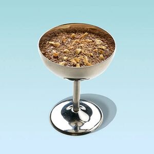 Шоколадный трайфл с солёной карамелью и арахисом