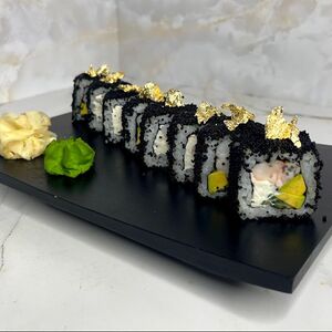 Калифорния Black Luxe с тигровой креветкой 