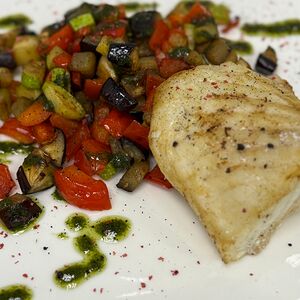 Чилийский сибас с овощами