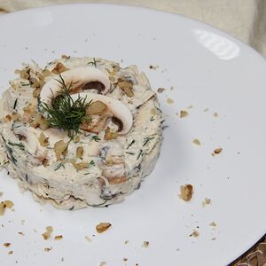 Հավով և սնկով աղցան