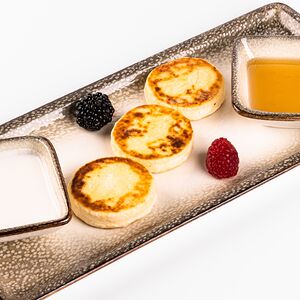 Сырники с ягодами