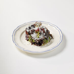 Салат со свеклой и козьим сыром