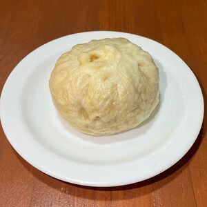 Пампушка со свининой и зеленым луком